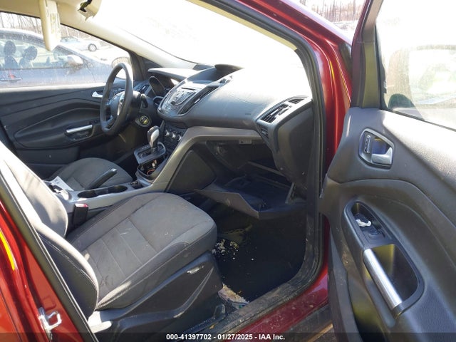 1FMCU9GX7FUC33881 Ford ESCAPE SE