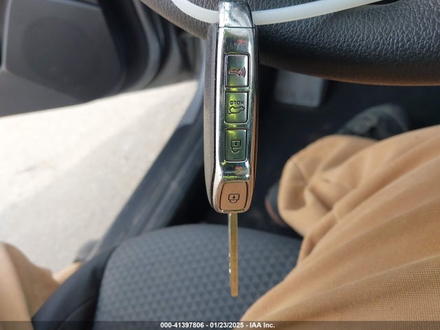 KNDJ23AUXN7831957 KIA SOUL LX
