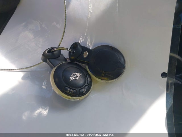 2008 MINI COOPER S WMWMF73548TT89300 Photo 10