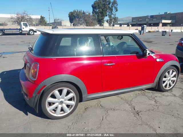 2008 MINI COOPER S WMWMF73548TT89300 Photo 3