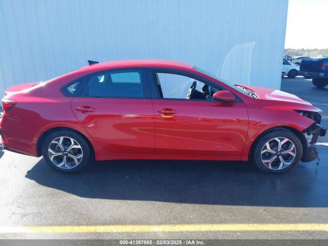 3KPF24AD9ME266594 KIA Forte Lxs