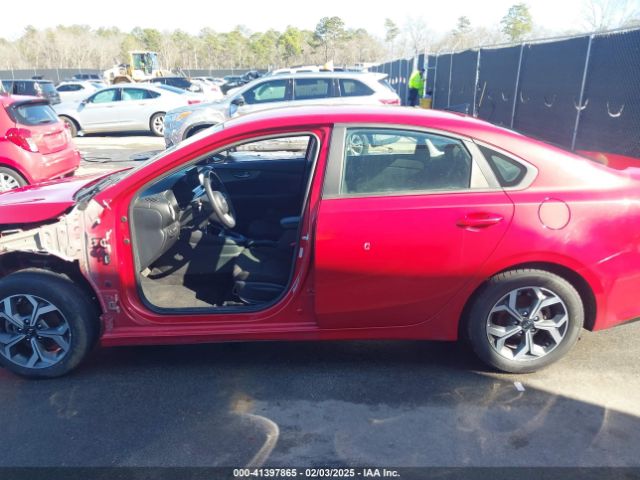3KPF24AD9ME266594 KIA Forte Lxs