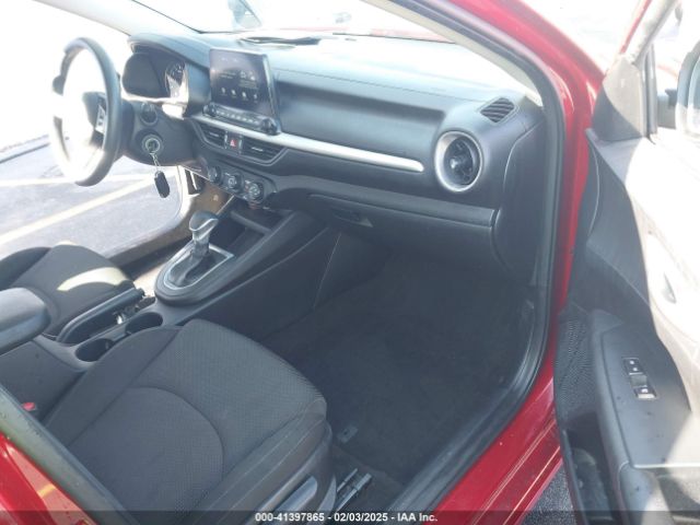 3KPF24AD9ME266594 KIA Forte Lxs