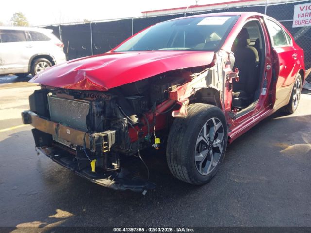 3KPF24AD9ME266594 KIA Forte Lxs