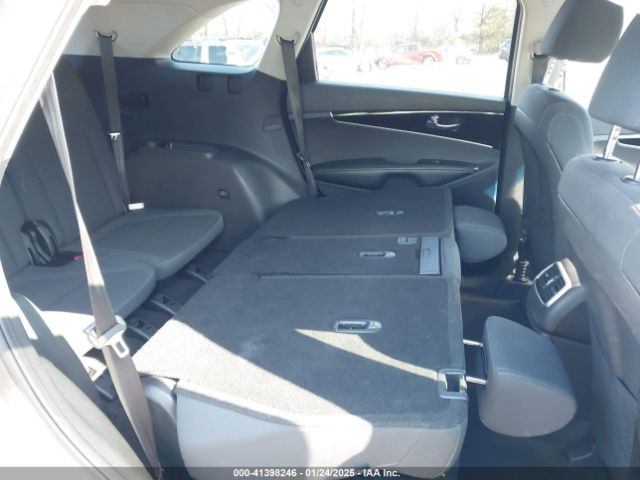 5XYPGDA57KG449197 KIA Sorento 3.3l Lx