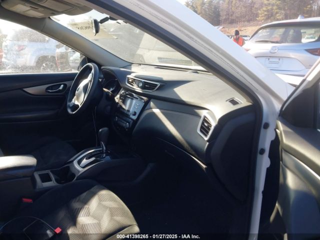 5N1AT2MK5FC760656 Nissan ROGUE SV