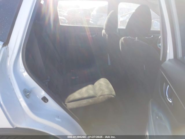 5N1AT2MK5FC760656 Nissan ROGUE SV