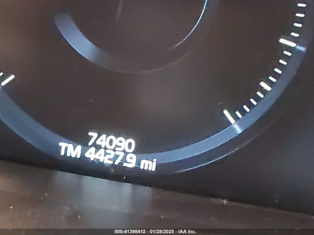 YV4BR0DK7J1013251 Volvo Xc60 Hybrid T8 Momentum