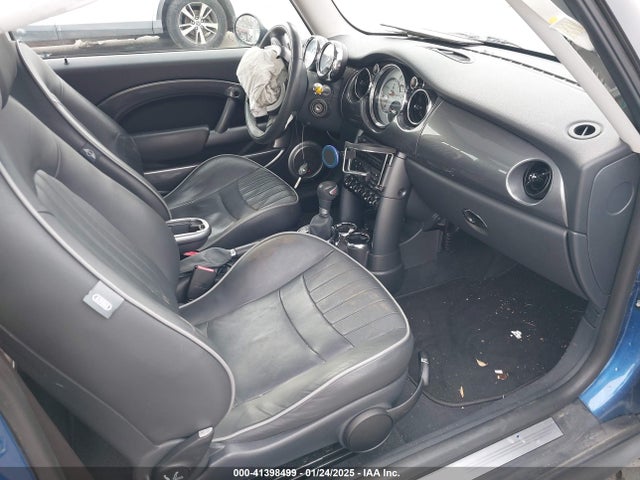 2006 MINI COOPER S WMWRE33556TJ36937 Photo 4