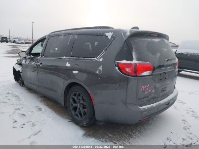 2018 CHRYSLER PACIFICA 2C4RC1GG8JR351124 Photo 2