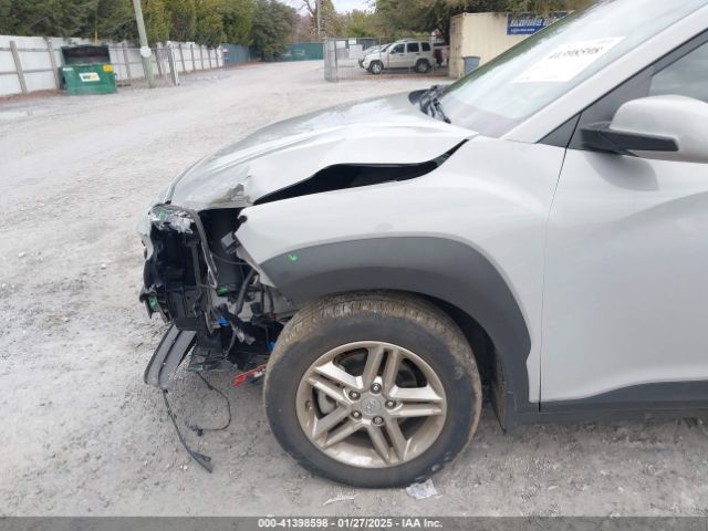 KM8K22AB0NU772332 Hyundai Kona Se