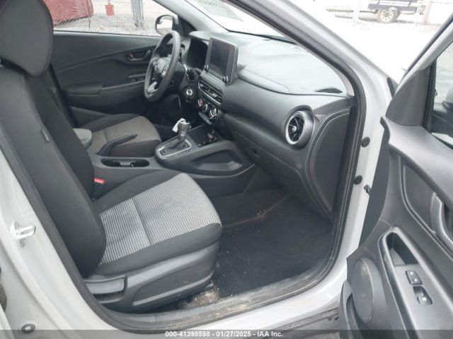 KM8K22AB0NU772332 Hyundai Kona Se