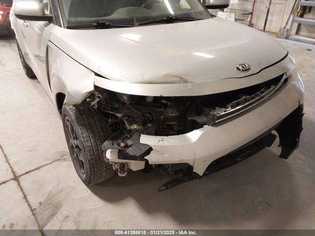 KNDJ23AU5L7016093 KIA SOUL S