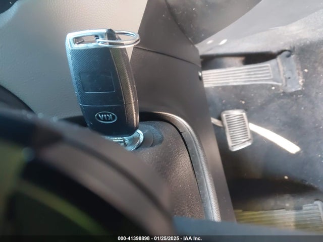 KIA Soul 2017 KNDJN2A21H7424081 Image 11