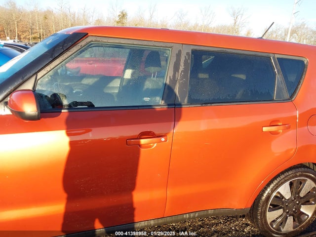 KIA SOUL + 2019 KNDJP3A51K7631300 Image 14