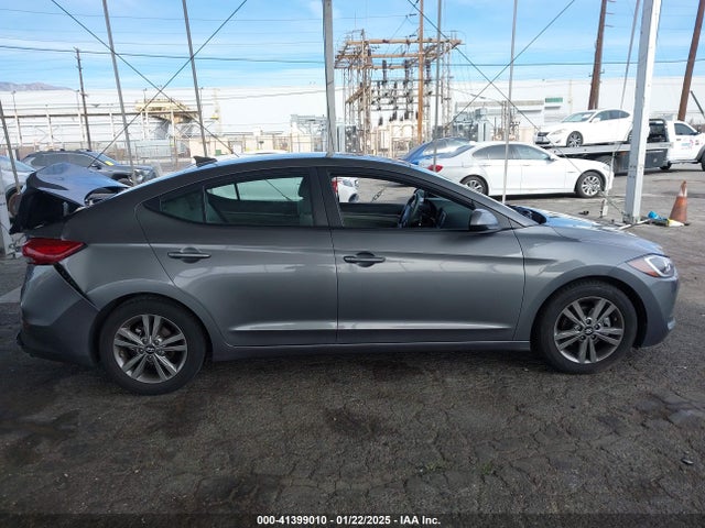 Hyundai ELANTRA SEL 2018 5NPD84LF2JH270840 Image 13