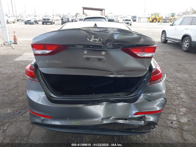 Hyundai ELANTRA SEL 2018 5NPD84LF2JH270840 Image 16