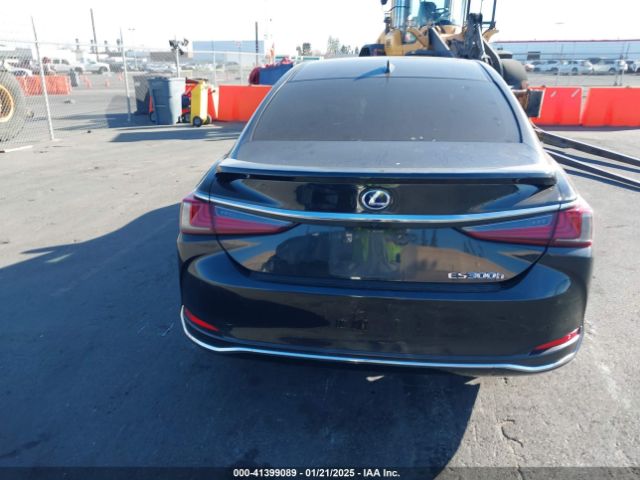 58AD21B15LU005820 Lexus ES 300H