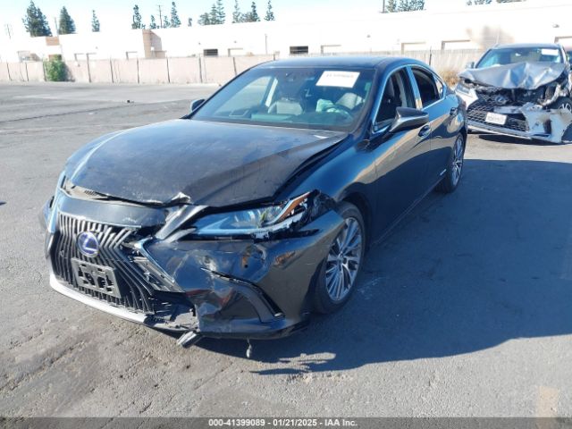 58AD21B15LU005820 Lexus ES 300H