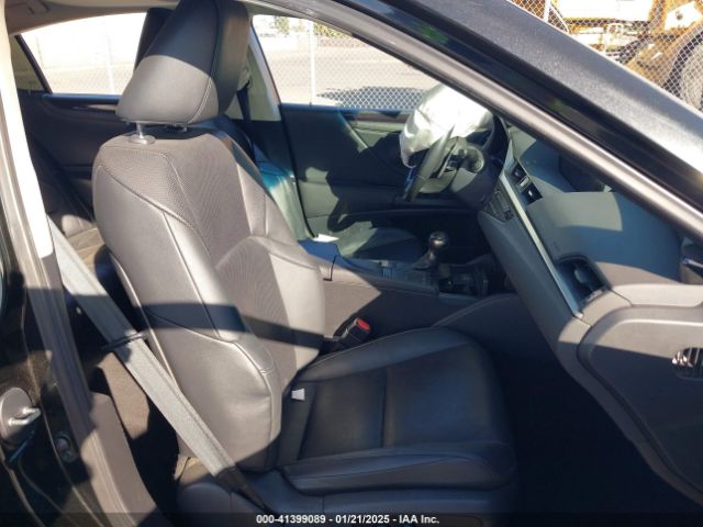 58AD21B15LU005820 Lexus ES 300H