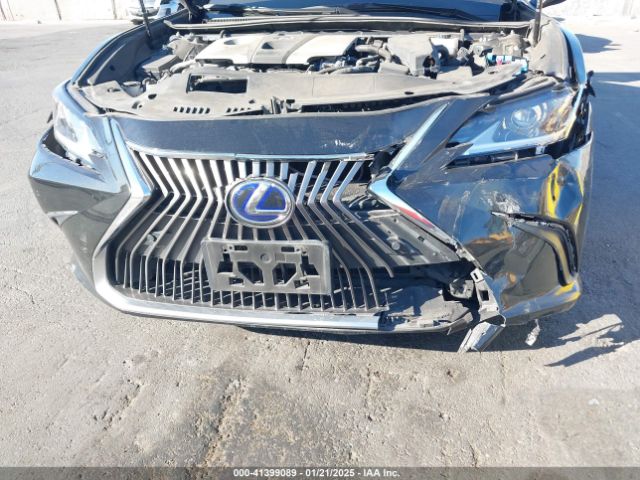 58AD21B15LU005820 Lexus ES 300H