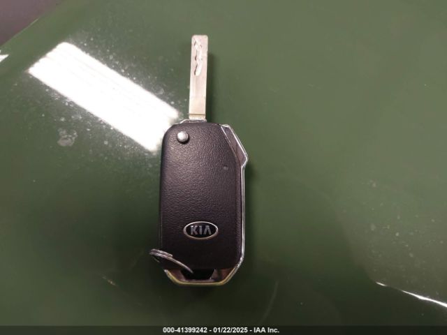 KNDJ23AU1L7043307 KIA Soul X-line