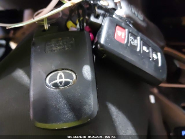 Toyota Rav4 Limited 2017 2T3DFREV8HW649304 Image 11