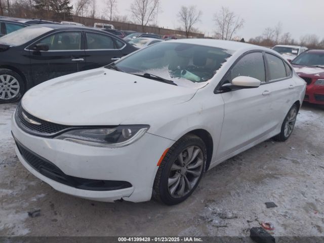 1C3CCCDG8FN615635 Chrysler 200 S
