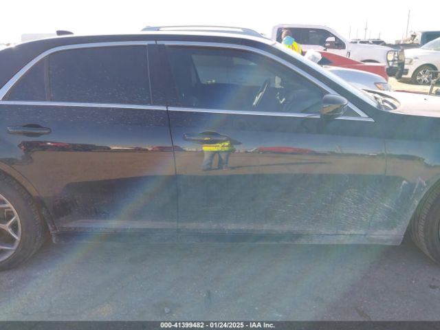 2C3CCAAG9JH275955 Chrysler 300 Touring L