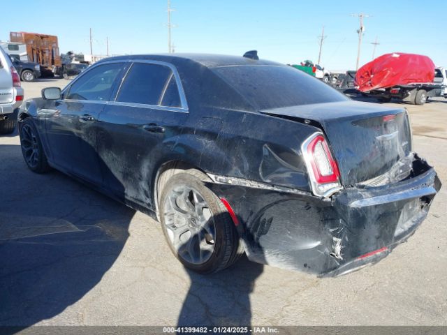 2018 CHRYSLER 300 2C3CCAAG9JH275955 Photo 2