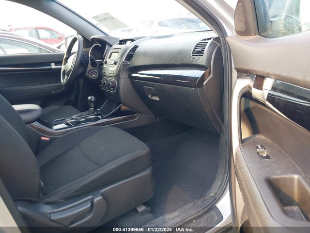 5XYKT3A69FG599701 KIA SORENTO LX