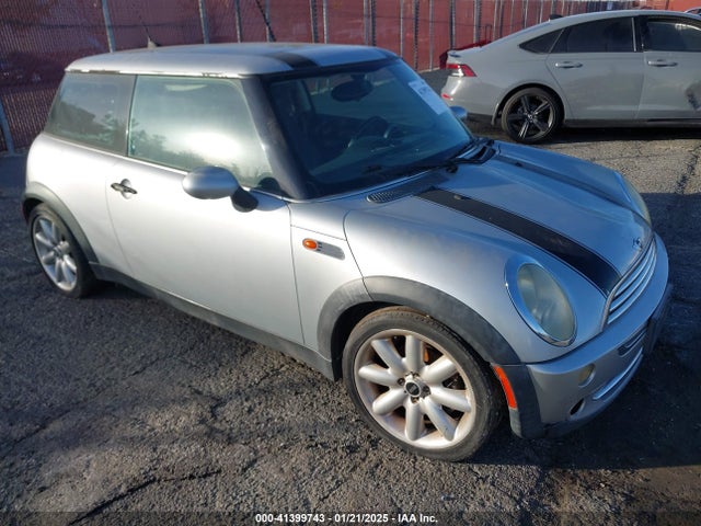 2005 MINI COOPER WMWRC33525TJ70533 Photo 0