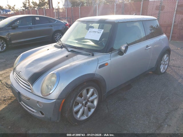 2005 MINI COOPER WMWRC33525TJ70533 Photo 1