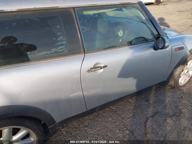 2005 MINI COOPER WMWRC33525TJ70533 Photo 5