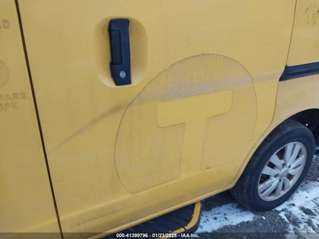 3N8CM0JT9EK690183 Nissan NV200 TAXI
