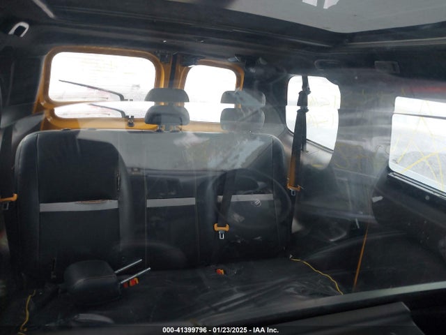 3N8CM0JT9EK690183 Nissan NV200 TAXI