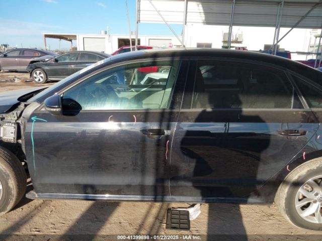 1VWAA7A3XJC024371 Volkswagen Passat 2.0t R-line/2.0t S