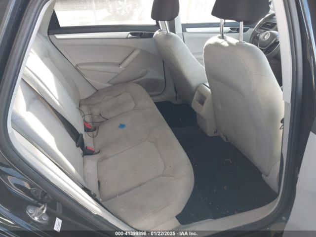 1VWAA7A3XJC024371 Volkswagen Passat 2.0t R-line/2.0t S