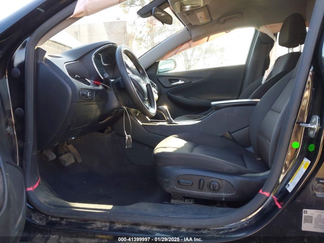1G1ZD5STXLF121676 Chevrolet Malibu Fwd Lt
