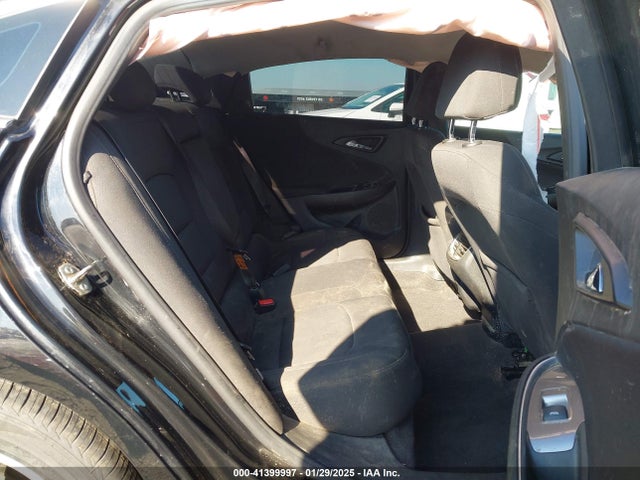 1G1ZD5STXLF121676 Chevrolet Malibu Fwd Lt