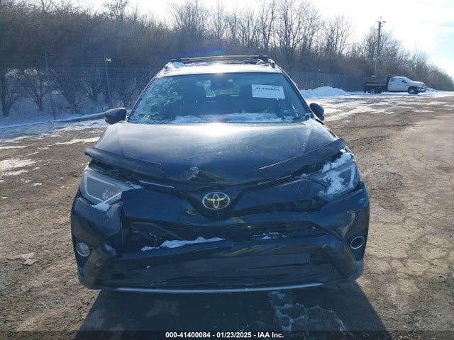 JTMRFREVXJJ722506 Toyota Rav4 Adventure/xle