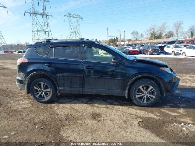 JTMRFREVXJJ722506 Toyota Rav4 Adventure/xle