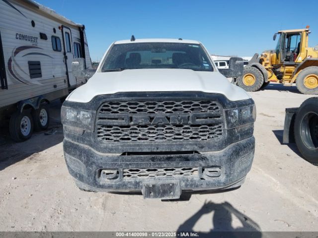 3C6UR5HLXRG157747 RAM 2500 Tradesman  4x4 8' Box