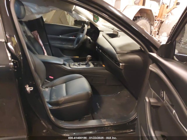 3MVDMBBM5PM586122 Mazda Cx-30 2.5 S Select