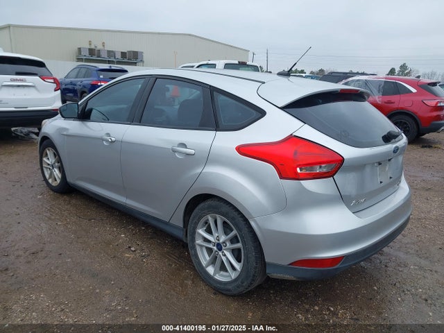 Ford FOCUS SE 2016 1FADP3K29GL219907 Image 3