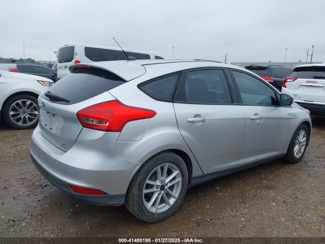 Ford FOCUS SE 2016 1FADP3K29GL219907 Image 4