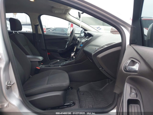 Ford FOCUS SE 2016 1FADP3K29GL219907 Image 5