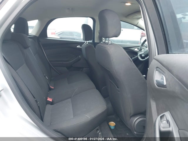 Ford FOCUS SE 2016 1FADP3K29GL219907 Image 8
