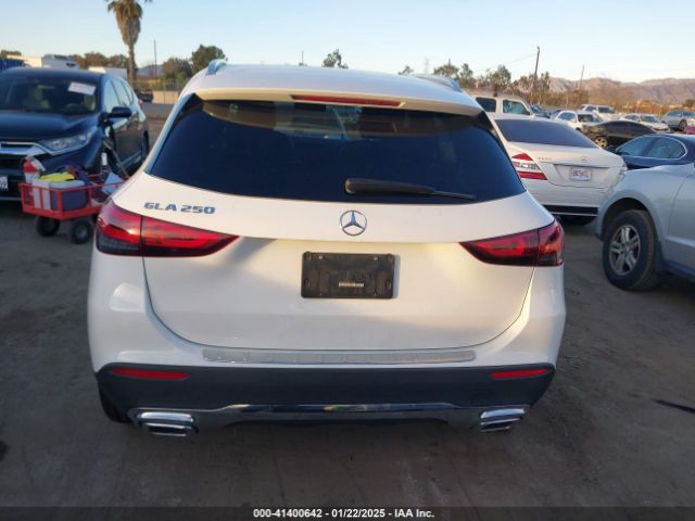 W1N4N4GB5NJ415391 Mercedes-Benz GLA 250