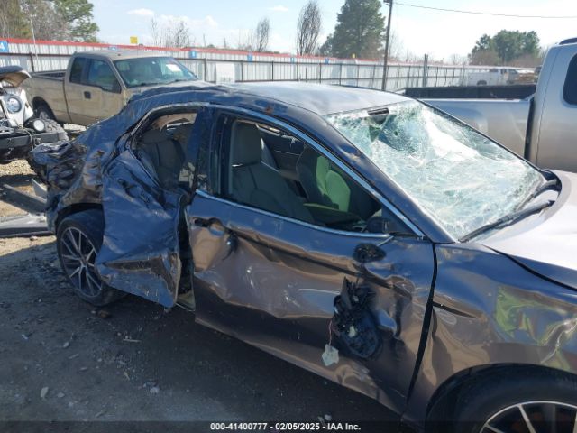 4T1F11AK5MU610094 Toyota CAMRY XLE